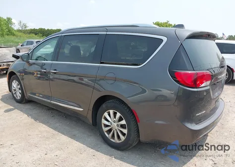 2018 Chrysler Pacifica Touring L z USA, uszkodzony, nr VIN 2C4RC1BG8JR143879